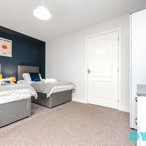 Apartment Bayview - 2 Bed With Parking - Long Discounts - By Dyzyn, Cardiff