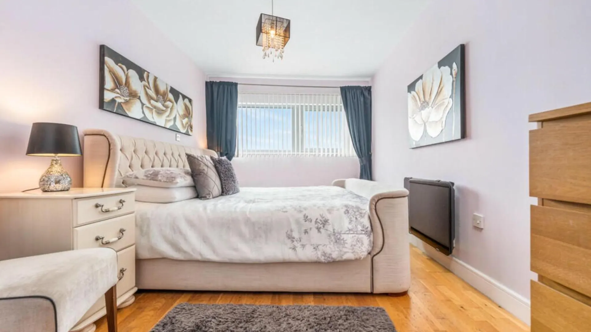 Stunning Spacious City Apartment With Free Parking Cardiff
